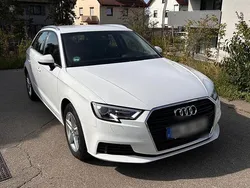 Weiß Gebraucht 2019 Audi A3 Sportback Kleinwagen | 19.950 € (Fairer Preis)