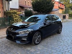 Schwarz Gebraucht 2022 BMW 120 Sport Line Kleinwagen | 24.190 € (Guter Preis)