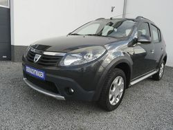 Grau Gebraucht 2010 Dacia Sandero Stepway Limousine | 4.400 € (Etwas zu teuer)
