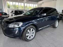Magic blue metallic / metallic Gebraucht 2017 Volvo XC60 Summum SUV | 23.950 € (Etwas zu teuer)