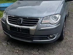 Grau Gebraucht 2009 VW Touran Van / Kleinbus | 3.800 € (Fairer Preis)