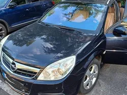 Schwarz Gebraucht 2006 Opel Signum Edition+ Kombi | 3.369 € (Teuer)