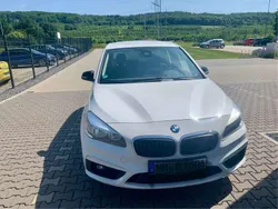 Weiß Gebraucht 2016 BMW 218 Sport Line Van / Kleinbus | 10.999 € (Superpreis)