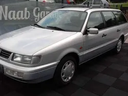 Silber Gebraucht 1994 VW Passat Kombi | 4.950 €