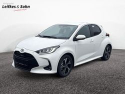 Weiß Neu 2025 Toyota Yaris Hybrid Comfort Limousine | 26.890 € (Fairer Preis)