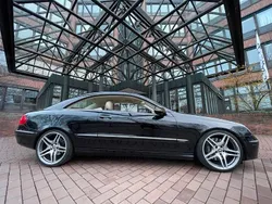 Schwarz Gebraucht 2008 Mercedes CLK500 AMG Coupé | 19.991 €