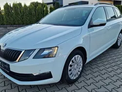 Weiß Gebraucht 2017 Skoda Octavia Ambition Kombi | 7.800 € (Fairer Preis)