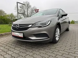 Beige Gebraucht 2016 Opel Astra Edition Limousine | 9.999 € (Fairer Preis)