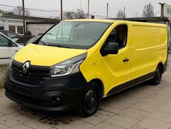 Gelb Gebraucht 2016 Renault Trafic Komfort Van / Kleinbus | 6.990 € (Guter Preis)