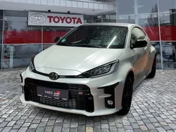 Platinum white pearl mc. Gebraucht 2024 Toyota Yaris Limousine | 38.490 € (Fairer Preis)