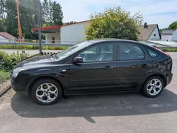 Schwarz Gebraucht 2007 Ford Focus Kleinwagen | 950 € (Guter Preis)