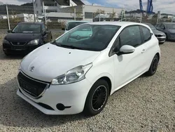 Weiß Gebraucht 2014 Peugeot 208 Active Kleinwagen | 4.999 € (Fairer Preis)