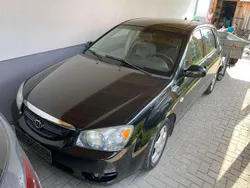Schwarz Gebraucht 2005 Kia Cerato EX Limousine | 1.500 € (Fairer Preis)
