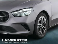 Grau Gebraucht 2024 Mercedes B200 Van / Kleinbus | 34.980 € (Etwas zu teuer)