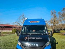 Blau Gebraucht 2016 Iveco Daily Van / Kleinbus | 26.999 €