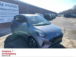 Blau Neu 2025 Hyundai i10 Trend Kleinwagen | 18.490 € (Etwas zu teuer)