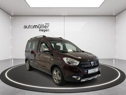 Turmalinbraun Gebraucht 2017 Dacia Dokker Celebration Van | 10.990 € (Fairer Preis)