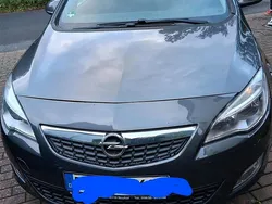 Grau Gebraucht 2011 Opel Astra Limousine | 2.999 €