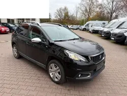 Schwarz perla nera Gebraucht 2017 Peugeot 2008 Style SUV | 8.900 € (Fairer Preis)
