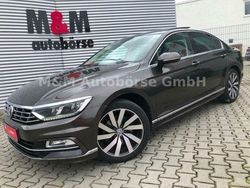 Braun Gebraucht 2016 VW Passat R-line Limousine | 20.900 €