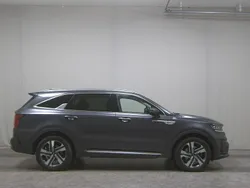 Grau Gebraucht 2021 Kia Sorento Spirit SUV | 26.980 € (Guter Preis)
