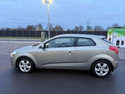 Grau Gebraucht 2012 Kia ProCeed Spirit Limousine | 4.600 € (Guter Preis)