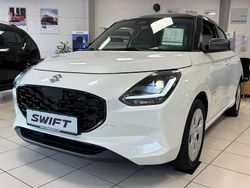 Pure white pearl metallic/min Neu 2025 Suzuki Swift Comfort Kleinwagen | 19.000 €