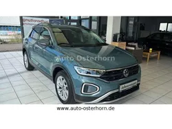 Petroleum blue metallic Gebraucht 2024 VW T-Roc Life SUV | 24.490 € (Superpreis)