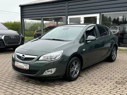 Seegrasgruen mineraleffekt Gebraucht 2010 Opel Astra Limousine | 5.700 € (Fairer Preis)