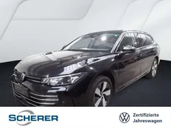 Grenadillschwarz metallic (metallic) Gebraucht 2024 VW Passat IQ Drive Kombi | 31.790 € (Guter Preis)
