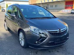 Grau Gebraucht 2012 Opel Zafira Van / Kleinbus | 6.300 € (Guter Preis)