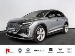 Grau Gebraucht 2022 Audi Q4 e-tron Basis SUV | 33.990 € (Etwas zu teuer)