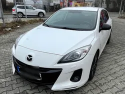 Weiß Gebraucht 2012 Mazda 3 Edition Limousine | 10.999 €