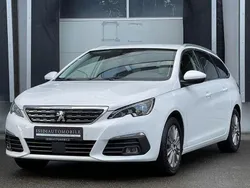 Weiß Gebraucht 2021 Peugeot 308 Allure Kombi | 14.900 € (Guter Preis)