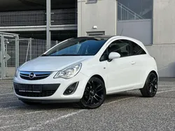 Weiß Gebraucht 2011 Opel Corsa Color Edition Kleinwagen | 4.500 € (Fairer Preis)