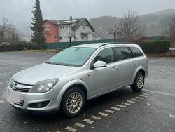 Silber Gebraucht 2010 Opel Astra Kombi | 1.400 € (Guter Preis)