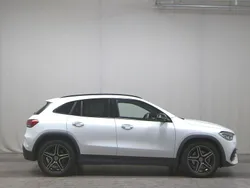 Weiss Gebraucht 2021 Mercedes GLA220 AMG line SUV | 34.680 € (Fairer Preis)