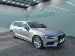 Silber Gebraucht 2022 Volvo V60 Momentum Kombi | 29.090 € (Guter Preis)