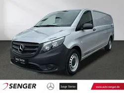 Silber Gebraucht 2023 Mercedes Vito Van / Kleinbus | 31.714 € (Guter Preis)