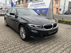 Schwarz Gebraucht 2022 BMW 330e Sport Line Kombi | 27.980 € (Guter Preis)