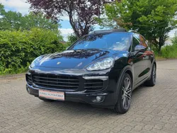 Blau Gebraucht 2016 Porsche Cayenne SUV | 35.500 € (Fairer Preis)