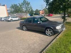 Silber Gebraucht 1995 Mercedes E200 Limousine | 4.999 €