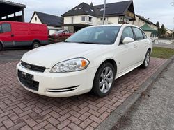 Weiß Gebraucht 2009 Chevrolet Impala LS Limousine | 4.190 €