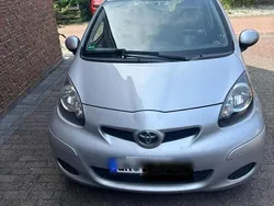 Silber Gebraucht 2010 Toyota Aygo Kleinwagen | 2.400 € (Fairer Preis)