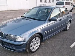 Blau Gebraucht 2000 BMW 318 Limousine | 2.500 €