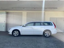 Weiß Gebraucht 2015 Volvo V70 Standard Kombi | 8.900 € (Superpreis)