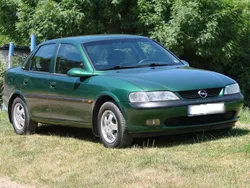 Grün Gebraucht 1997 Opel Vectra Limousine | 1.500 € (Etwas zu teuer)