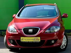 Rot Gebraucht 2009 Seat Altea XL Comfort Van / Kleinbus | 5.980 € (Teuer)