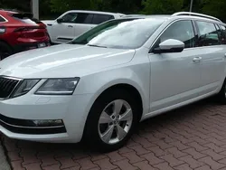 Weiß Gebraucht 2020 Skoda Octavia Style Kombi | 15.990 € (Guter Preis)
