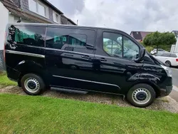 Schwarz Gebraucht 2017 Ford Tourneo Custom Van / Kleinbus | 27.800 € (Teuer)